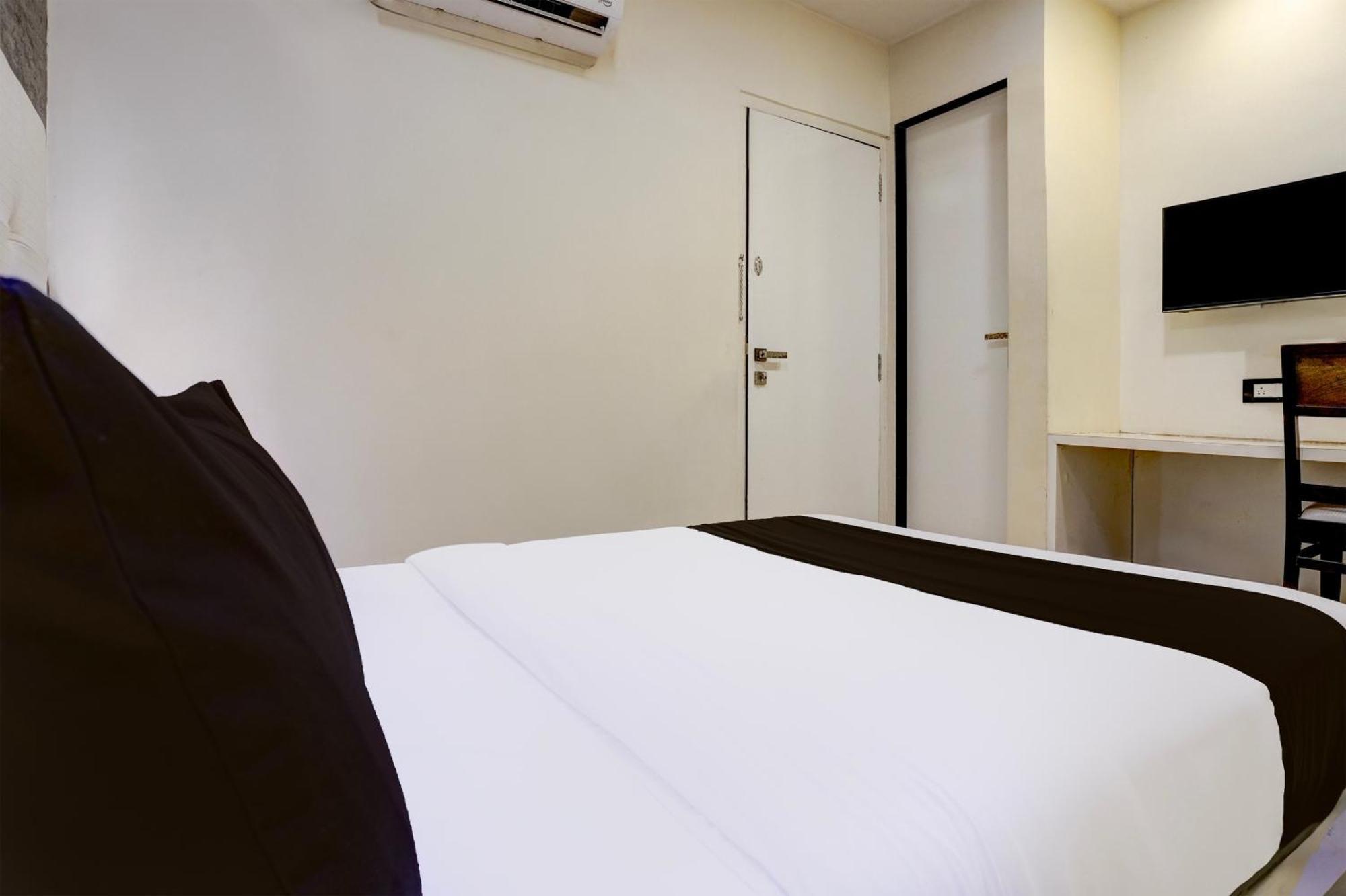 Hotel O Golden Star Mumbai Luaran gambar